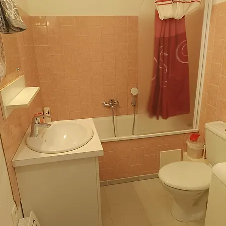 Centre Avec Parking Apartmán